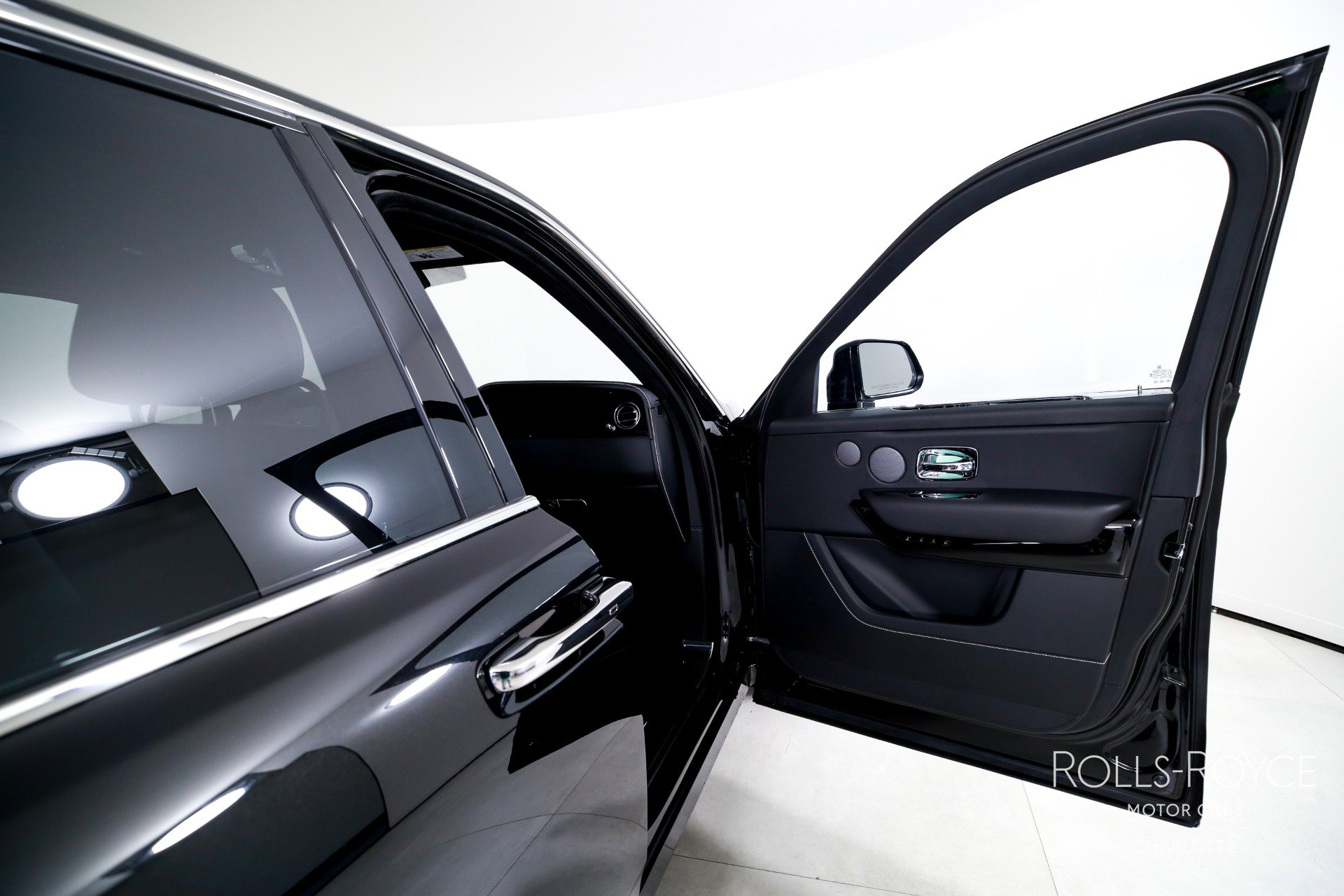New 2026 Rolls-Royce Cullinan image 37