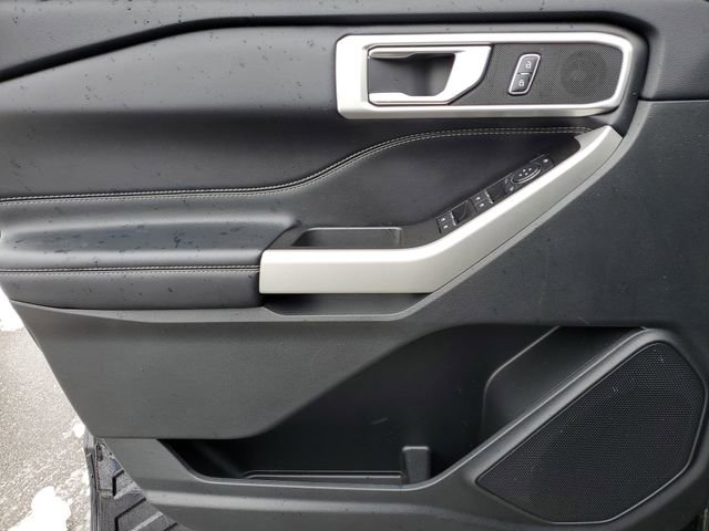 Used 2022 Ford Explorer XLT w/ Equipment Group 202A image 21