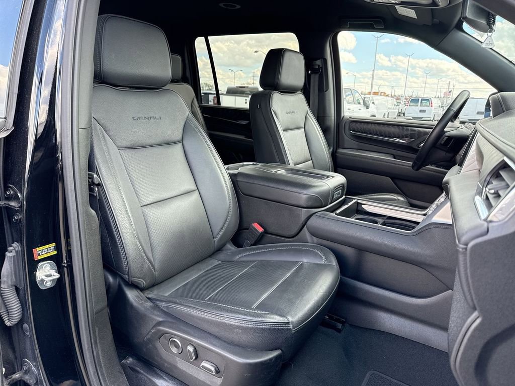 Used 2024 GMC Yukon XL Denali AWD/4WD image 26