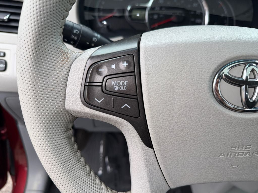 Used 2013 Toyota Sienna SE FWD image 15