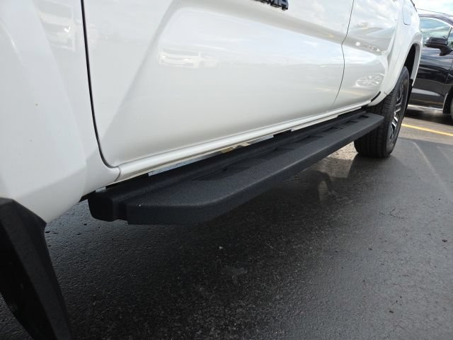 Used 2022 Toyota Tacoma TRD Sport AWD/4WD image 27