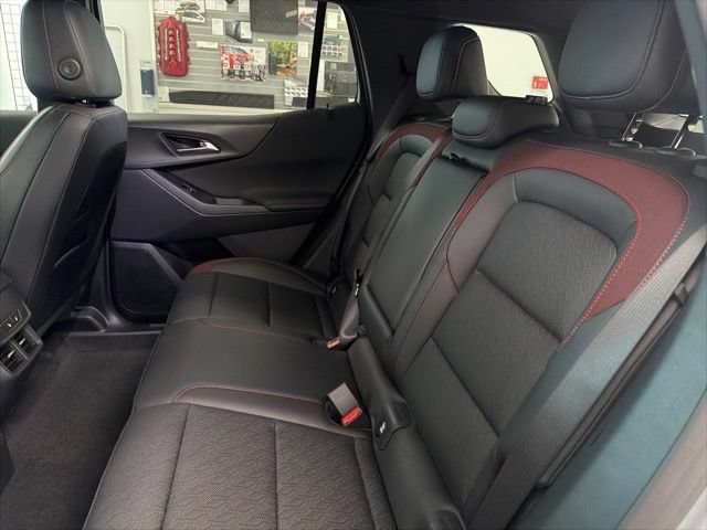 New 2026 Chevrolet Equinox RS w/ Convenience Package III AWD/4WD image 21
