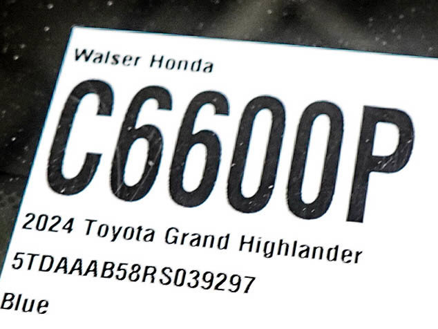 Used 2024 Toyota Grand Highlander AWD image 34