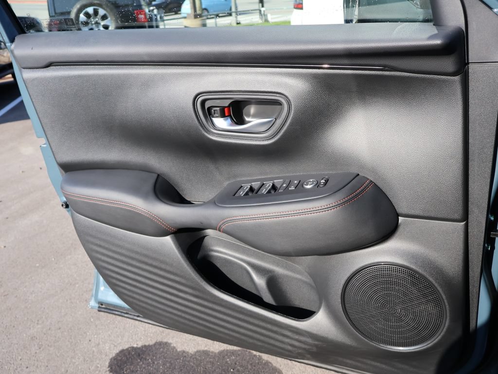 Certified 2025 Honda HR-V Sport image 29