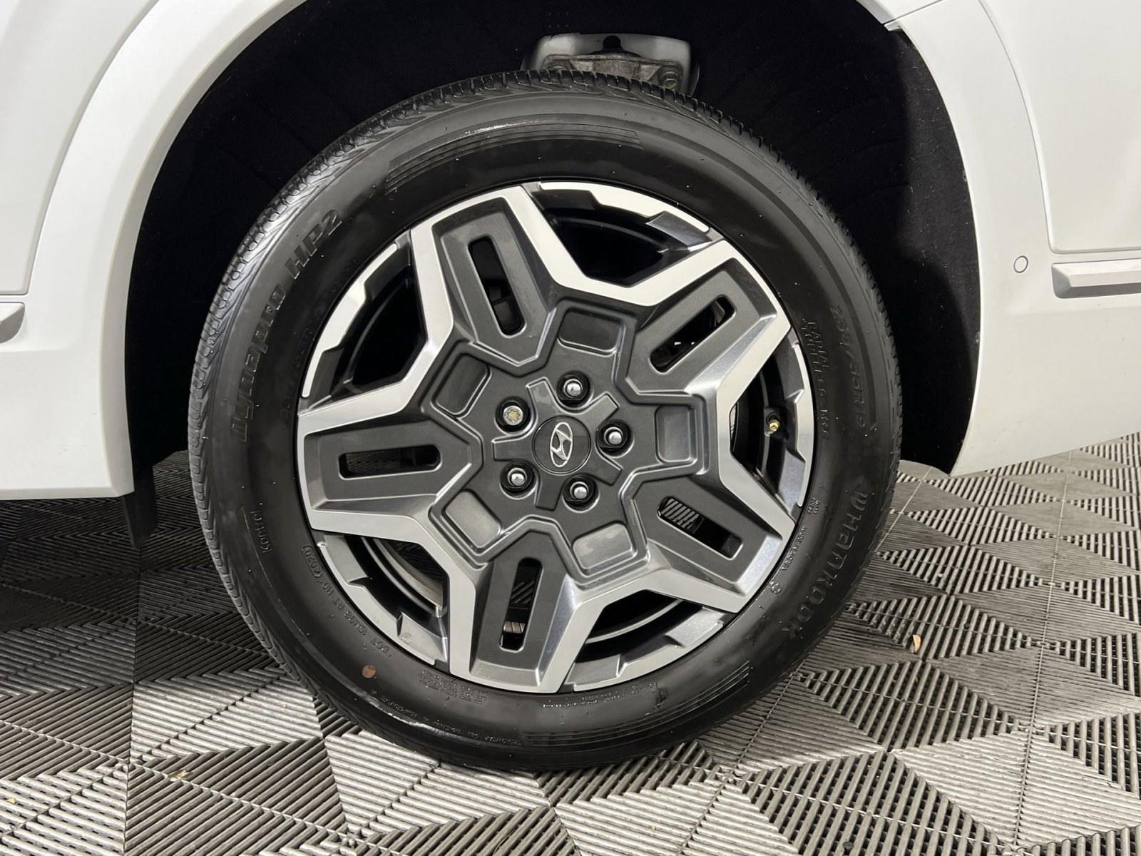 Used 2021 Hyundai Santa Fe Calligraphy image 12