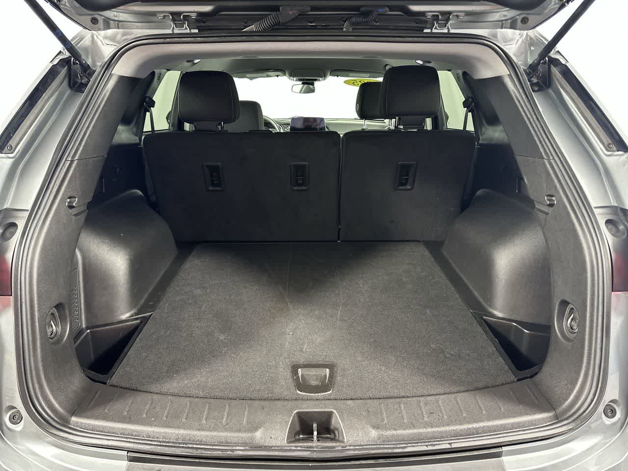 Used 2025 Chevrolet Blazer LT FWD image 21