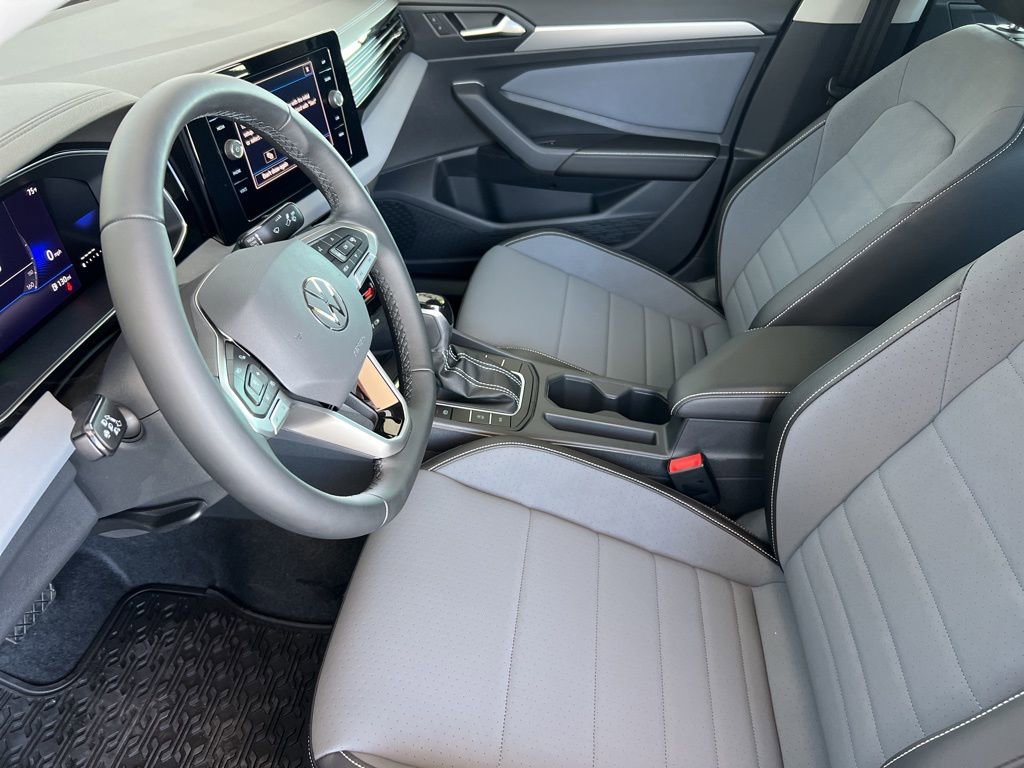New 2025 Volkswagen Jetta SE image 10