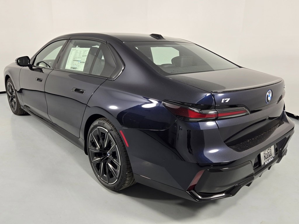 New 2026 BMW i7 xDrive60 image 8