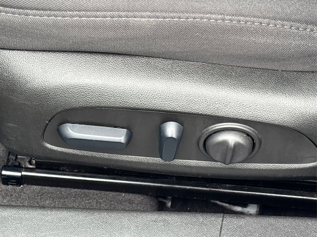 Used 2024 Chevrolet Malibu LT image 35