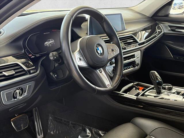 Used 2022 BMW M760i xDrive w/ Luxury Rear Seating Package AWD/4WD image 15