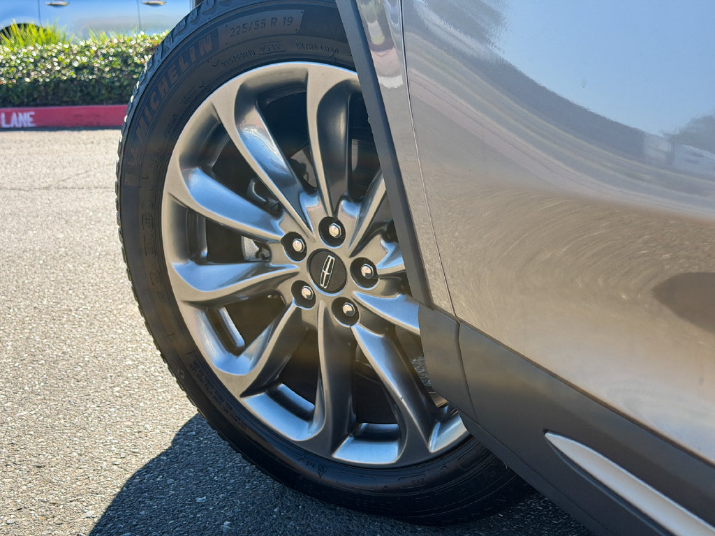 Used 2021 Lincoln Corsair FWD w/ Premium Package image 11