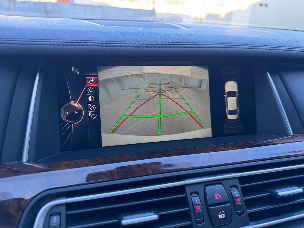 Used 2015 BMW 750Li xDrive image 19