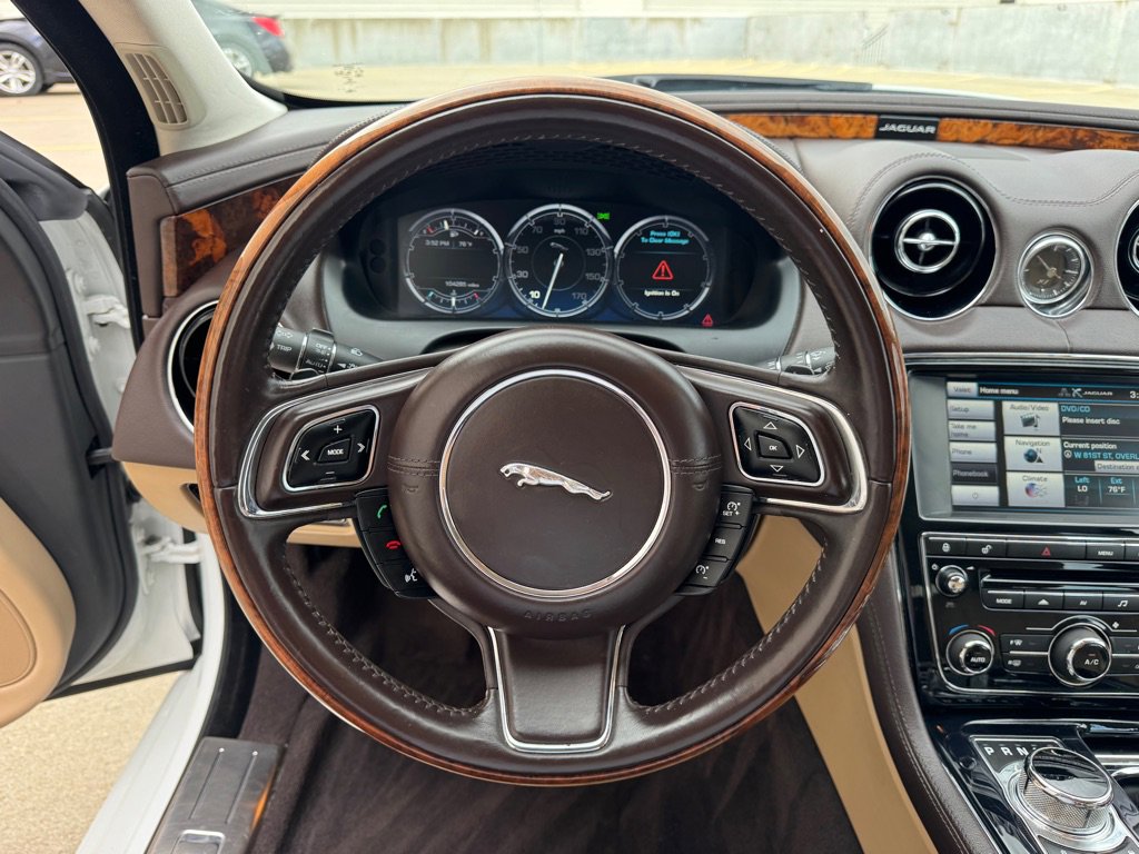 Used 2015 Jaguar XJ AWD image 14