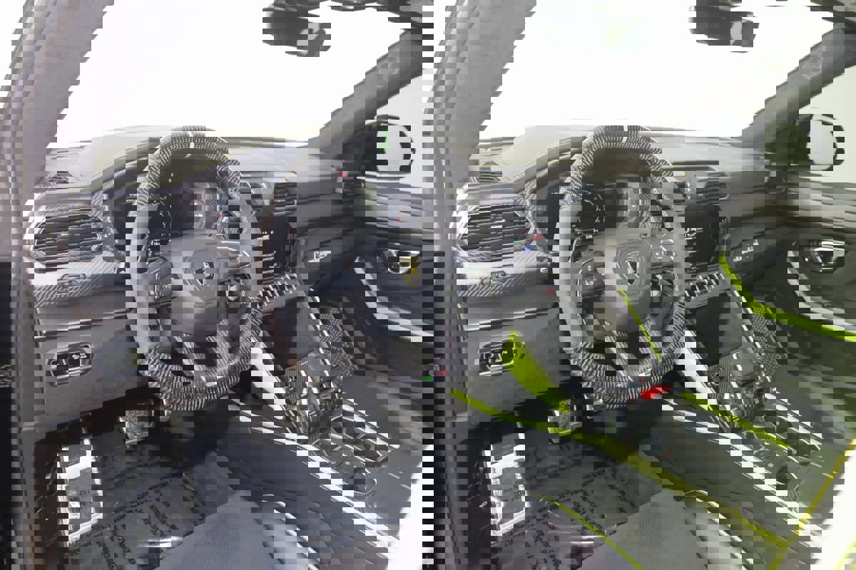 Used 2022 Lamborghini Urus image 44