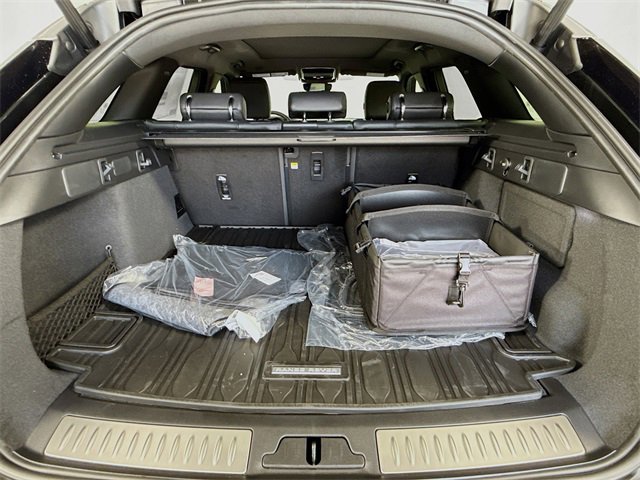 New 2026 Land Rover Range Rover Velar Dynamic SE image 28