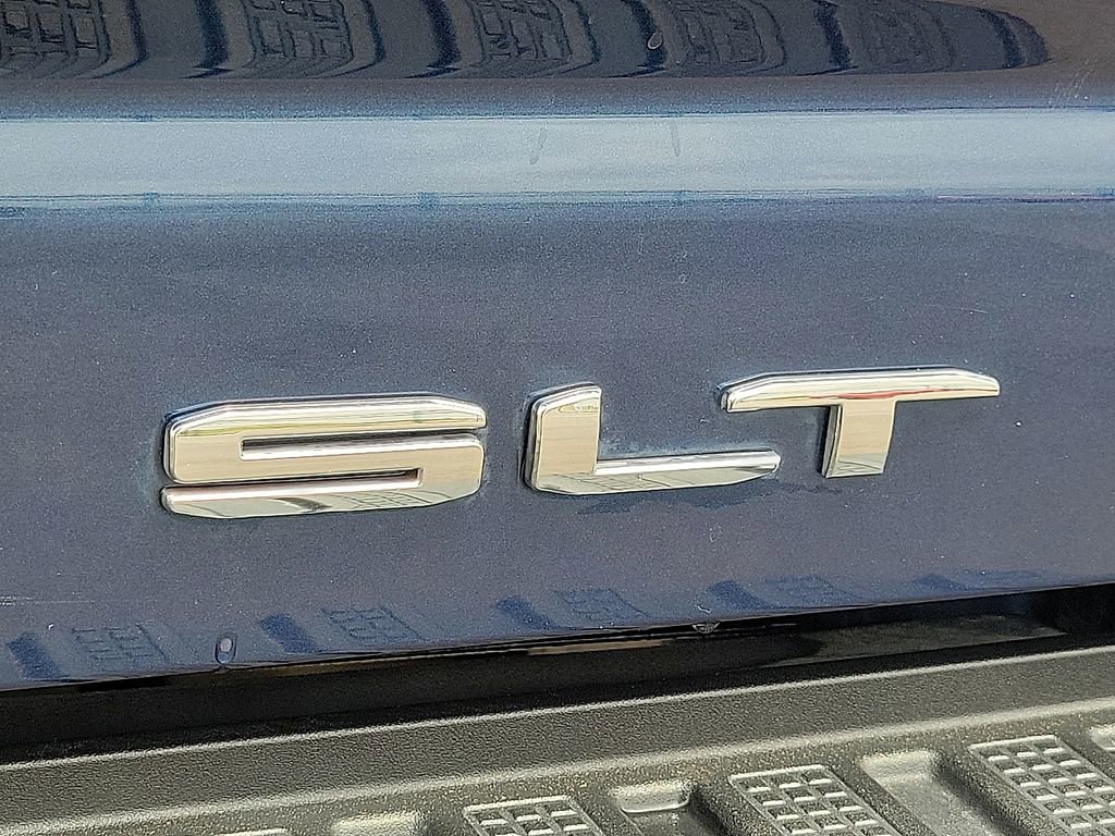 Used 2023 GMC Sierra 2500 SLT w/ SLT Convenience Package image 9