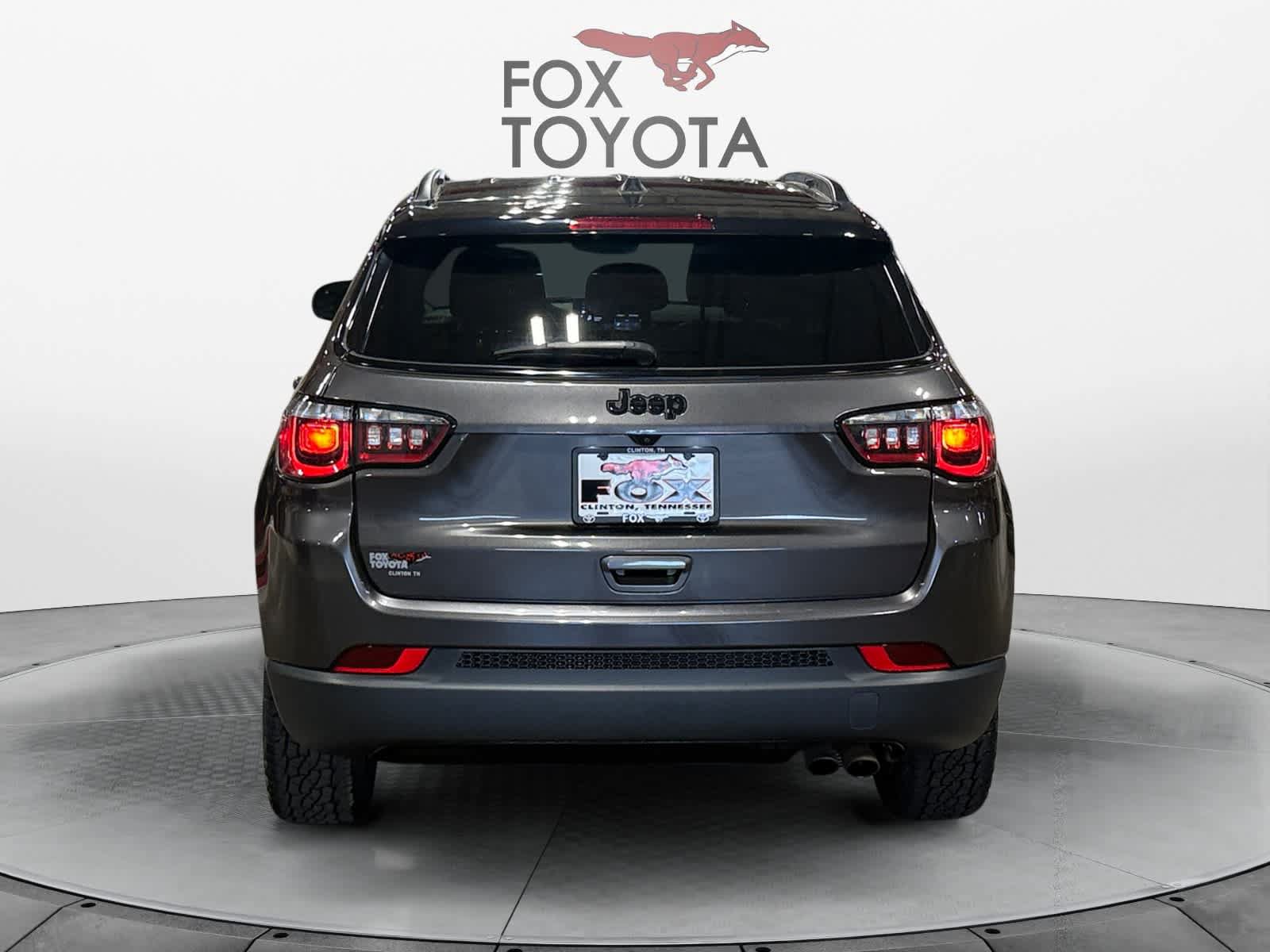 Used 2022 Jeep Compass Latitude FWD image 5