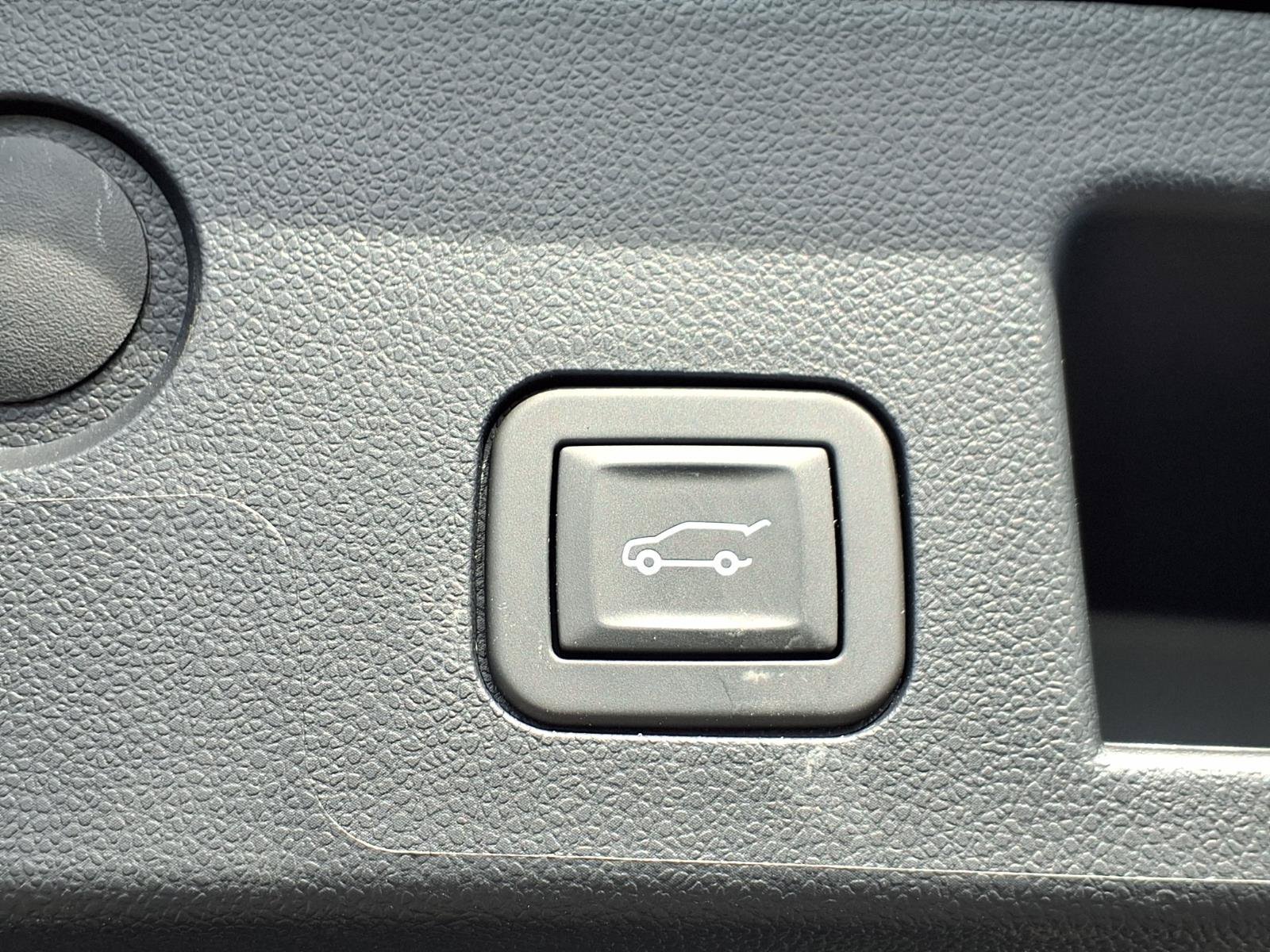 Used 2026 Chevrolet Equinox LT w/ Convenience Package II AWD/4WD image 8