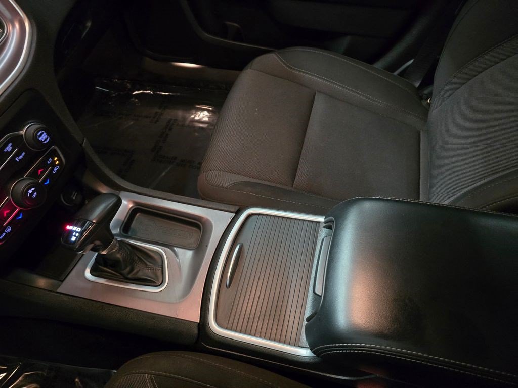 Used 2022 Dodge Charger SXT RWD image 24
