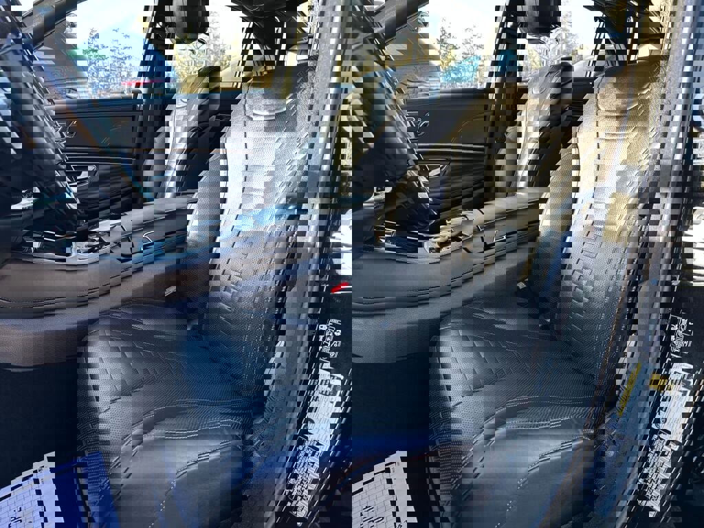 Used 2019 Mercedes-Benz S 560 4MATIC Sedan w/ Premium Package image 10