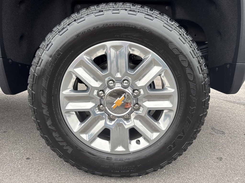 Used 2024 Chevrolet Silverado 2500 High Country w/ High Country Premium Package image 13