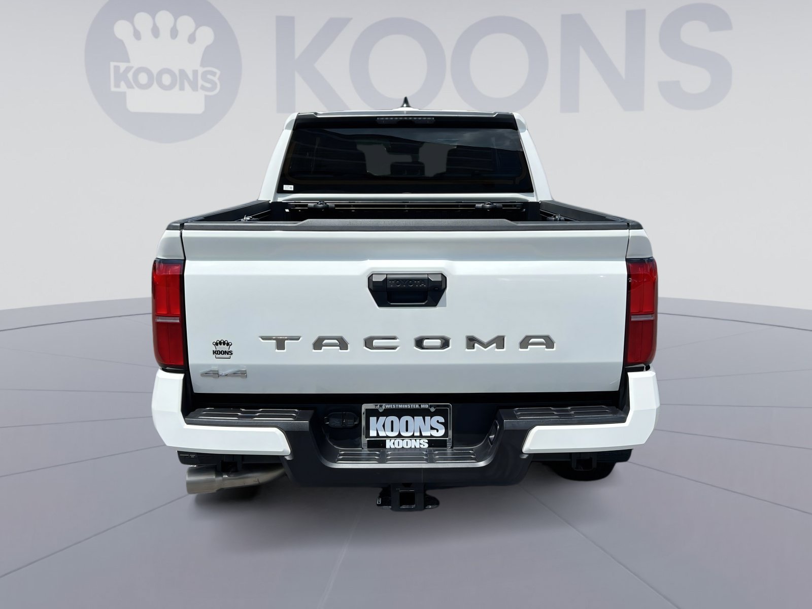 Used 2025 Toyota Tacoma SR5 AWD/4WD image 5