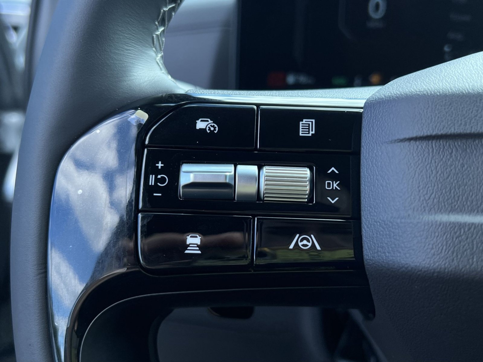 New 2027 Kia Carnival SX Prestige FWD image 22