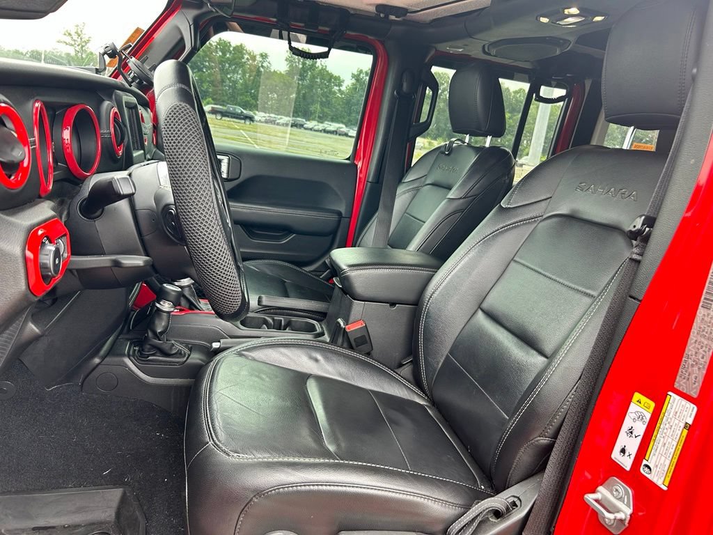 Used 2019 Jeep Wrangler Unlimited Sahara w/ Cold Weather Group AWD/4WD image 12