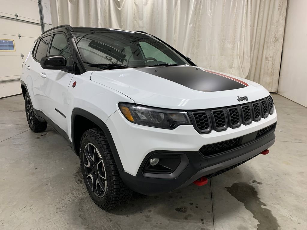 Used 2024 Jeep Compass Trailhawk video 2