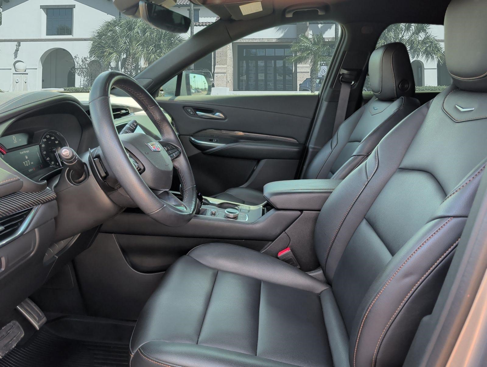 Used 2023 Cadillac XT4 Sport w/ Enhanced Visibility Package FWD image 11