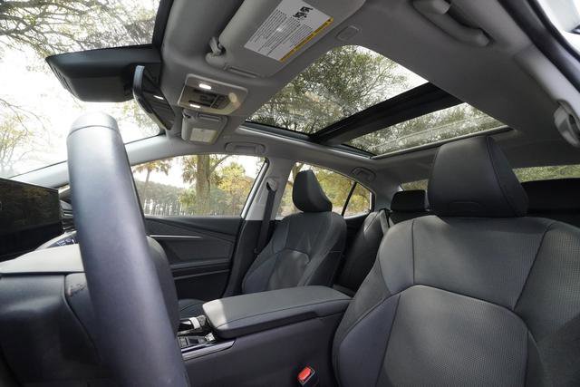 Used 2025 Toyota Camry XLE image 24