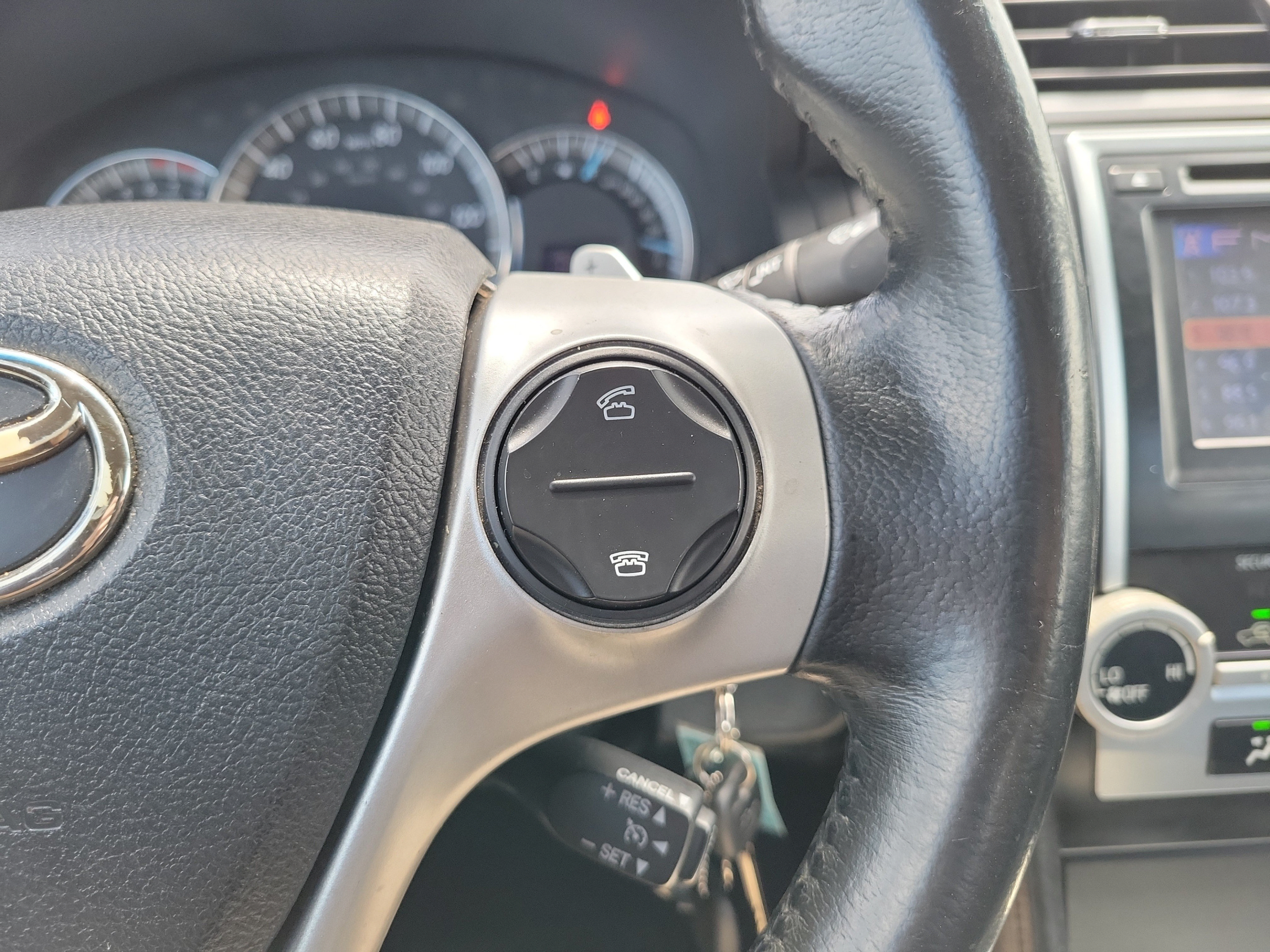 Used 2014 Toyota Camry SE FWD image 28
