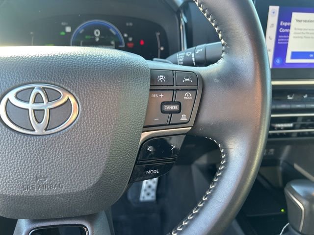 Used 2025 Toyota Camry SE image 17