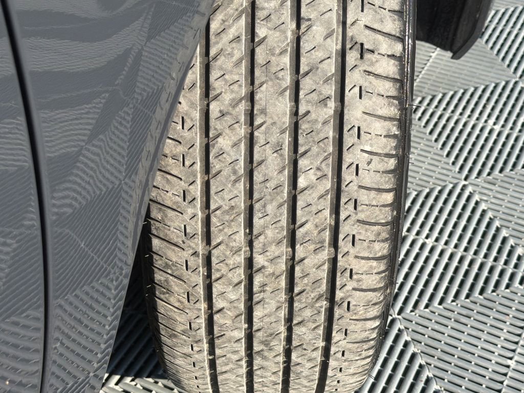 Used 2025 Toyota Camry LE w/ Convenience Package image 21