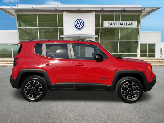 Used 2023 Jeep Renegade Latitude AWD/4WD image 2