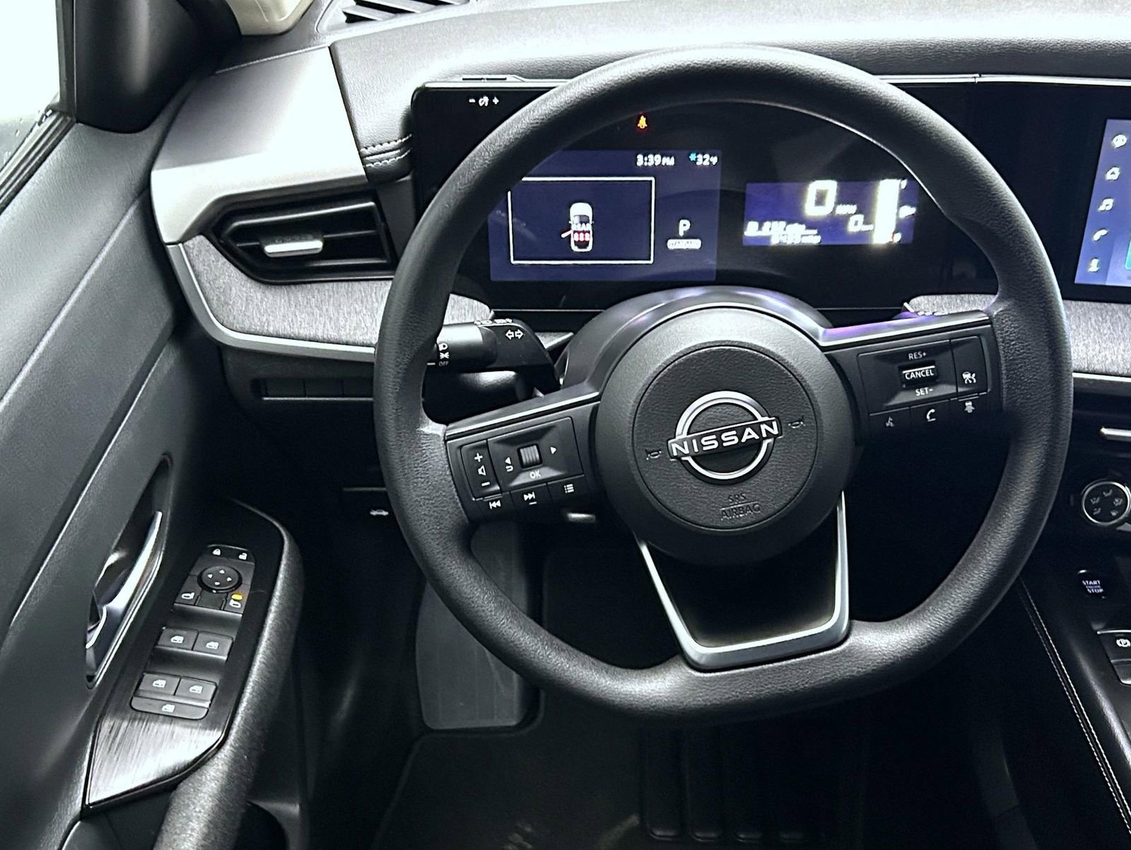 Used 2025 Nissan Kicks SV image 12