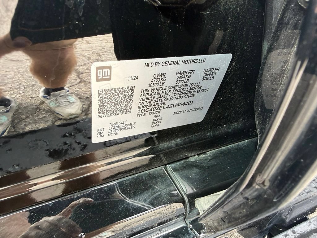 Used 2025 Chevrolet Silverado EV RST AWD/4WD image 34