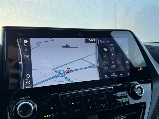 Certified 2022 Toyota Highlander Limited image 3