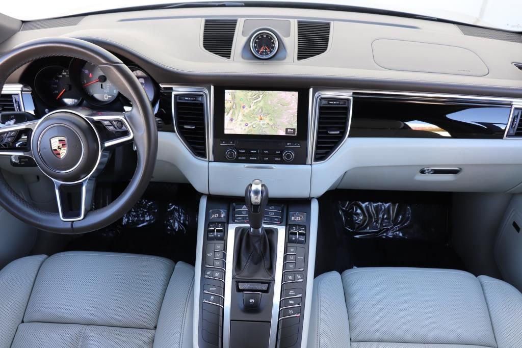 Used 2017 Porsche Macan S image 46
