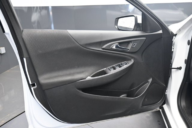 Used 2025 Chevrolet Malibu LT FWD image 11