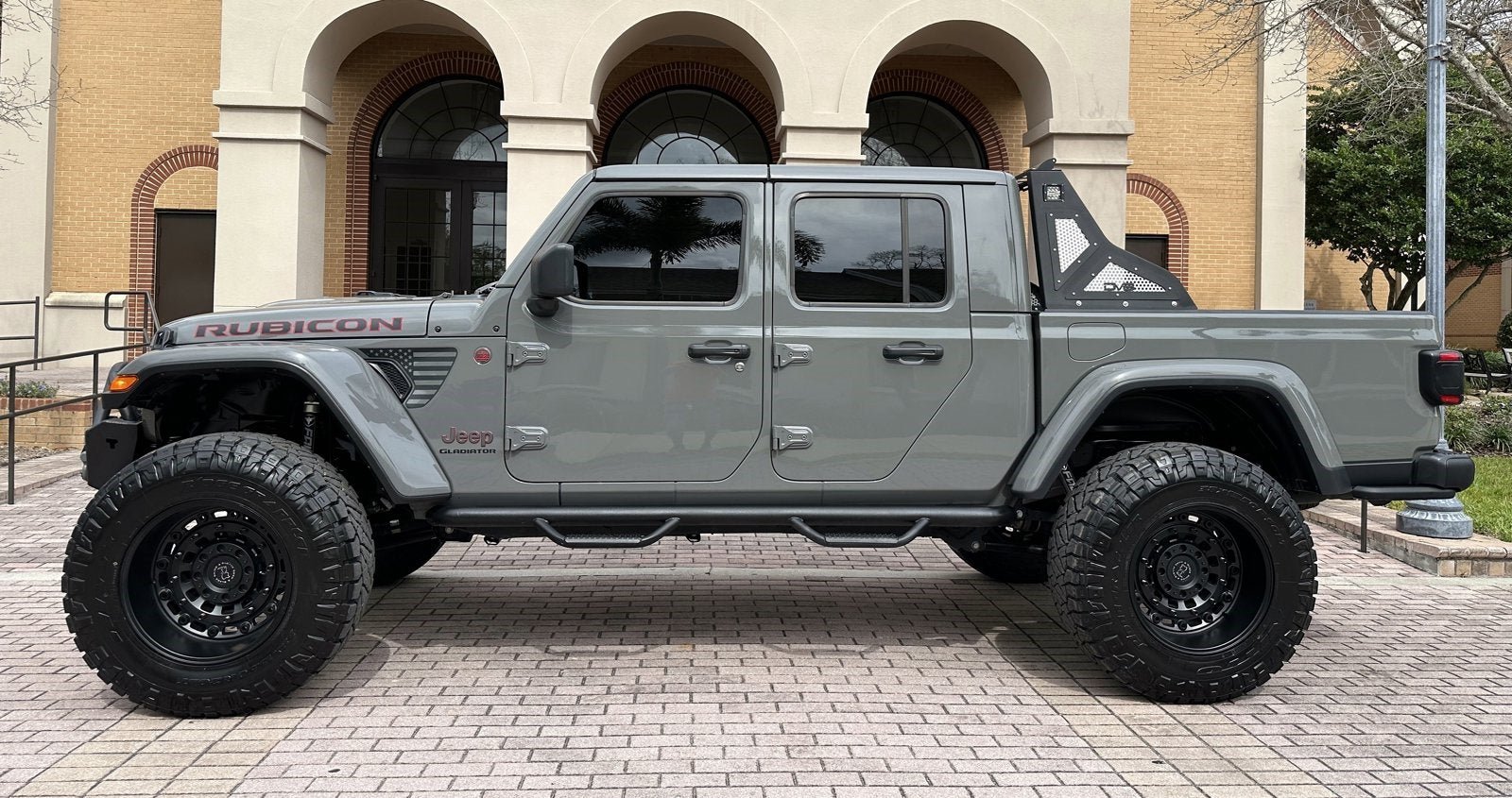 Used 2022 Jeep Gladiator Rubicon w/ Cold Weather Group AWD/4WD image 3