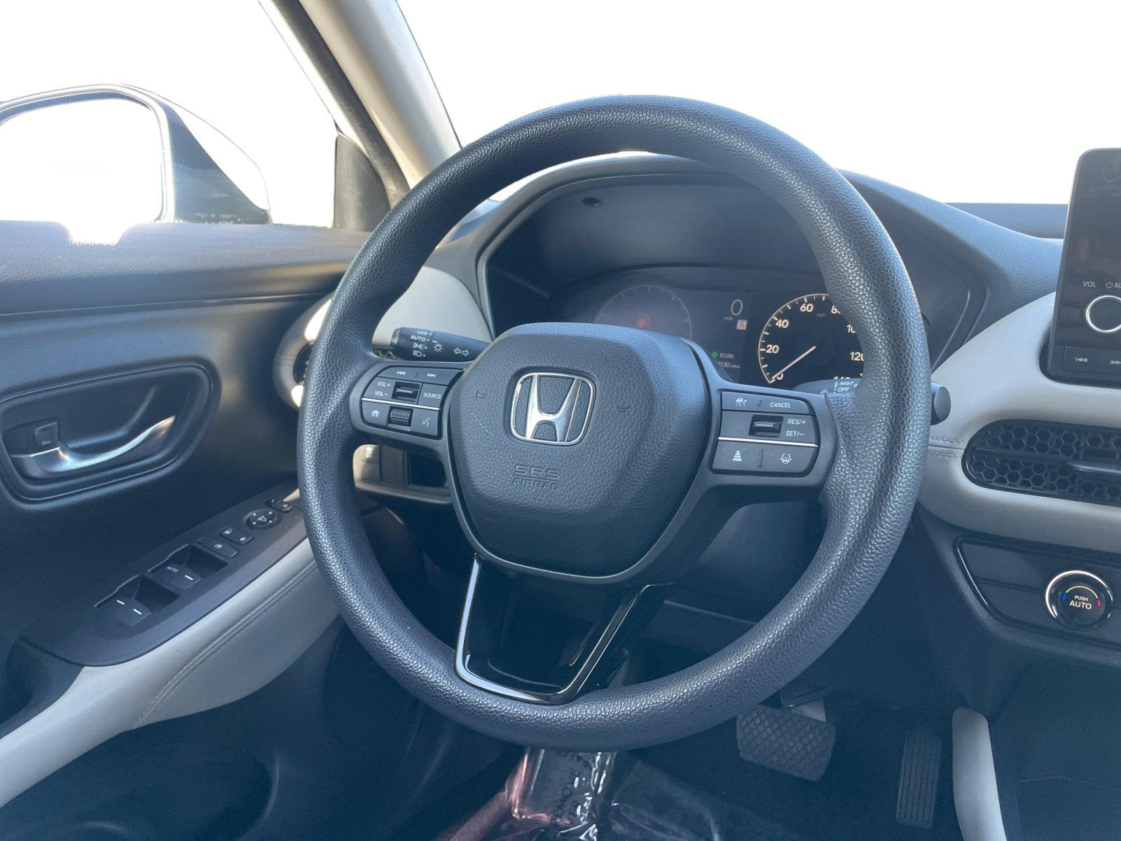 Used 2023 Honda HR-V LX image 12