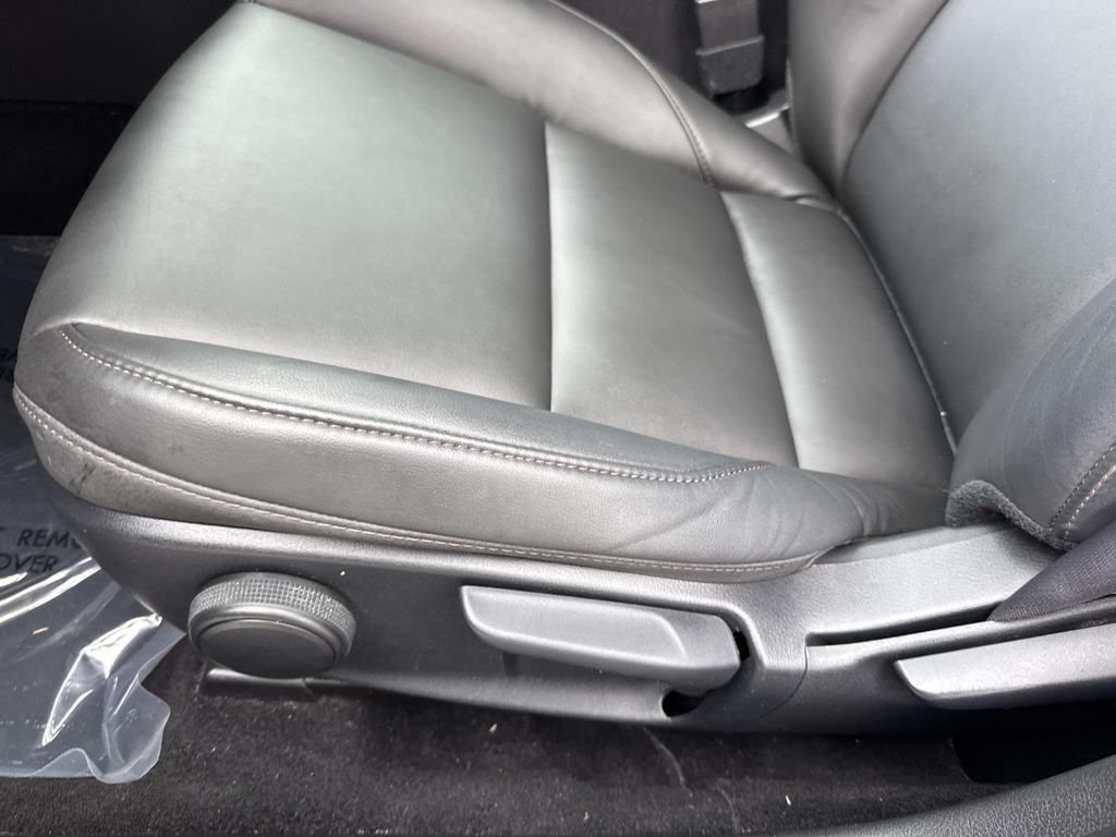 Used 2021 MAZDA MAZDA3 s FWD image 25
