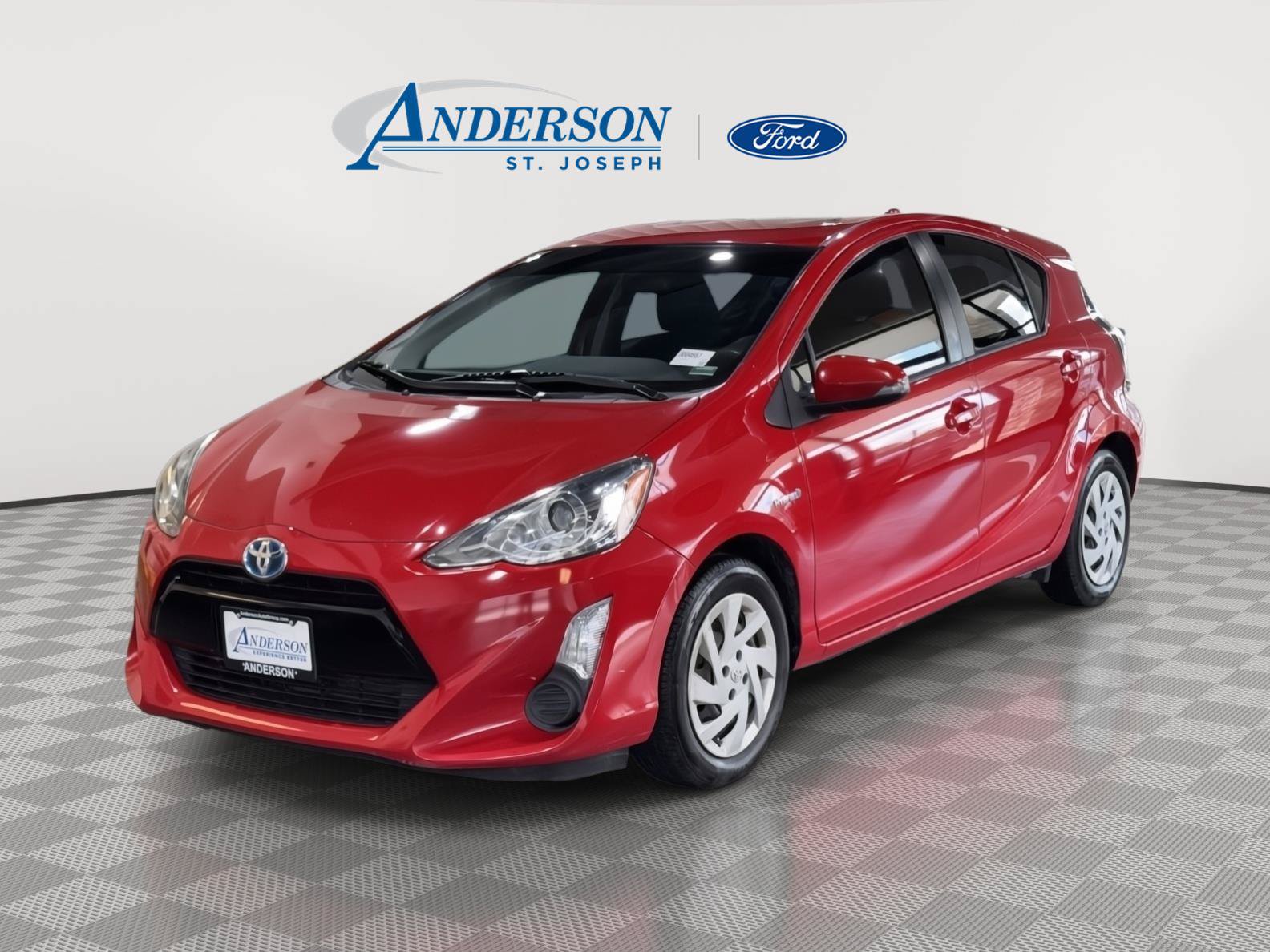 Used 2015 Toyota Prius C Three FWD image 1
