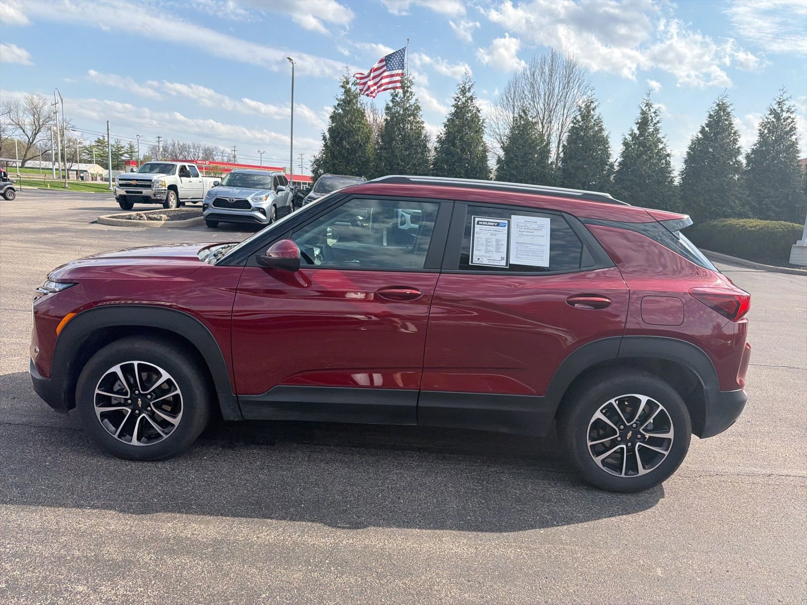 Used 2024 Chevrolet TrailBlazer LT w/ LT Cold Weather Package image 2