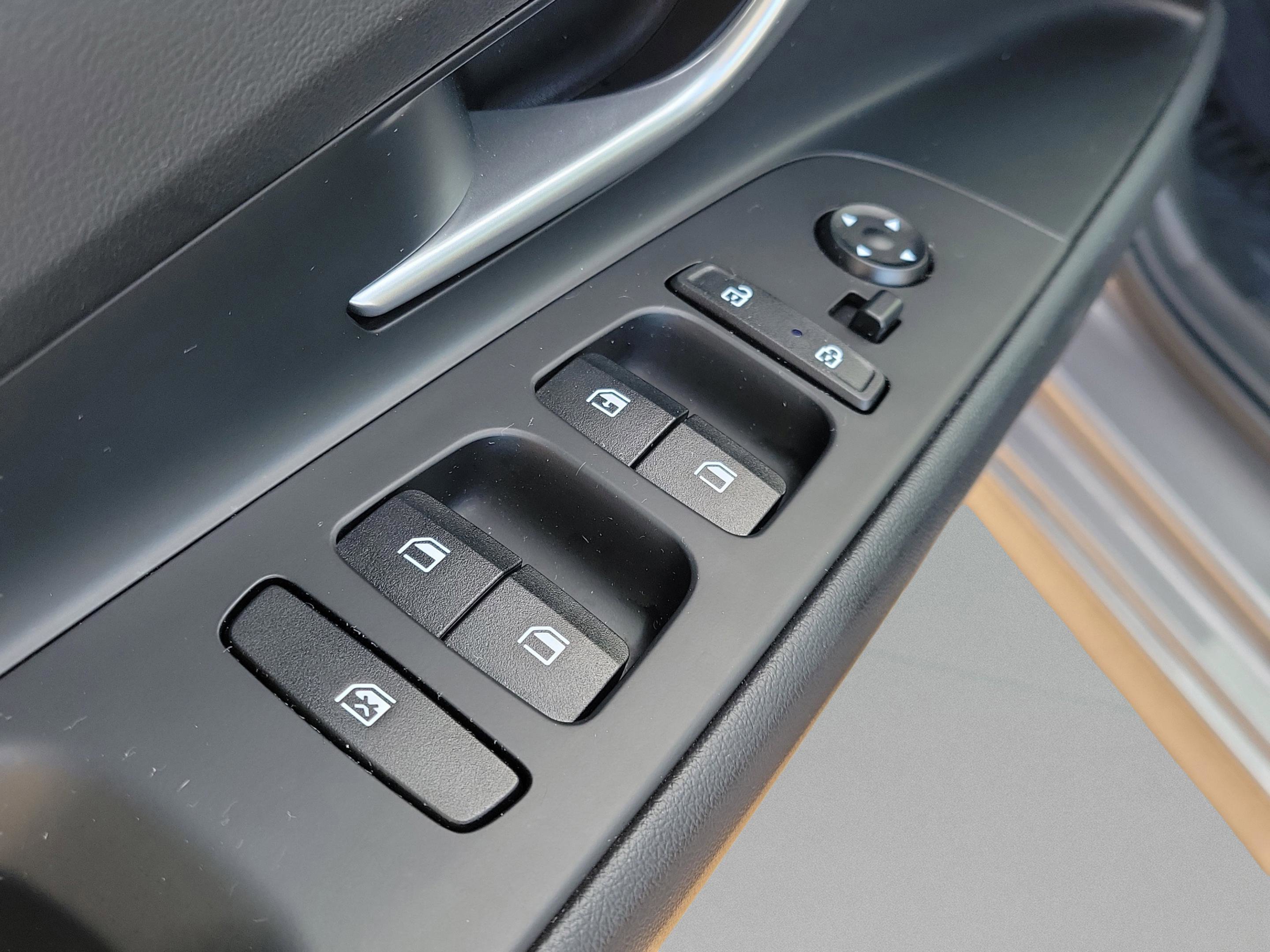 Certified 2023 Hyundai Elantra SE image 16