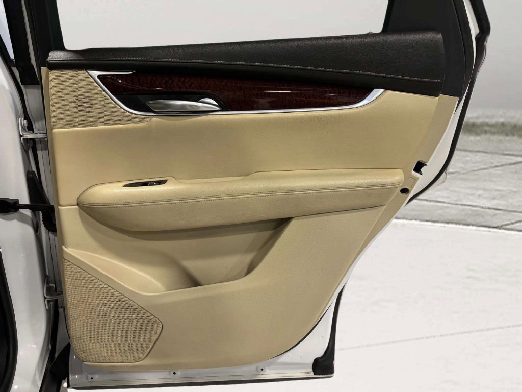 Used 2017 Cadillac XT5 Premium Luxury w/ LPO, Wheel Lock Package image 25