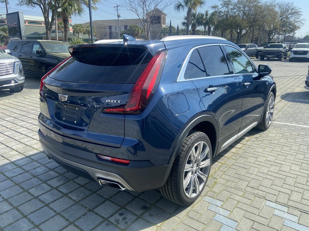 Used 2019 Cadillac XT4 Premium Luxury image 4