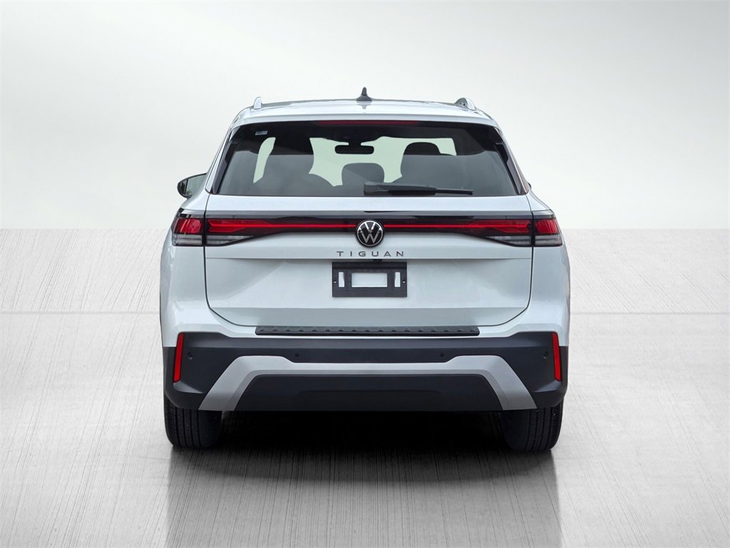 Used 2025 Volkswagen Tiguan S image 5