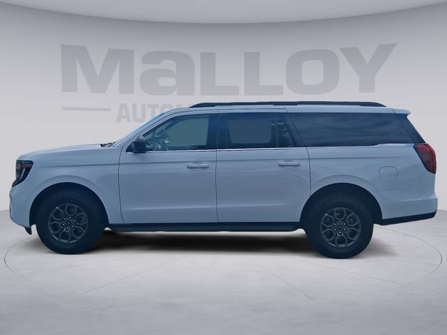 Used 2025 Ford Expedition Max Active AWD/4WD image 2